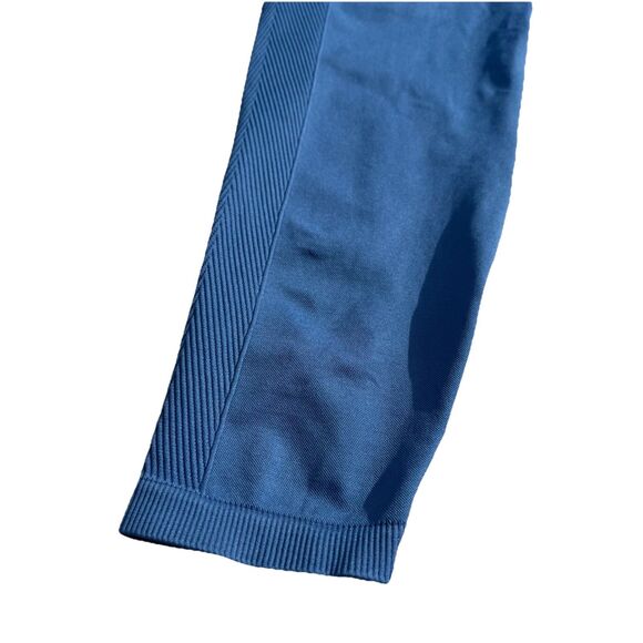 Abercrombie YPB Seamless Core High Waist 7/8 Legging Blue Ribbed NWT $65 Large - Picture 3 of 9
